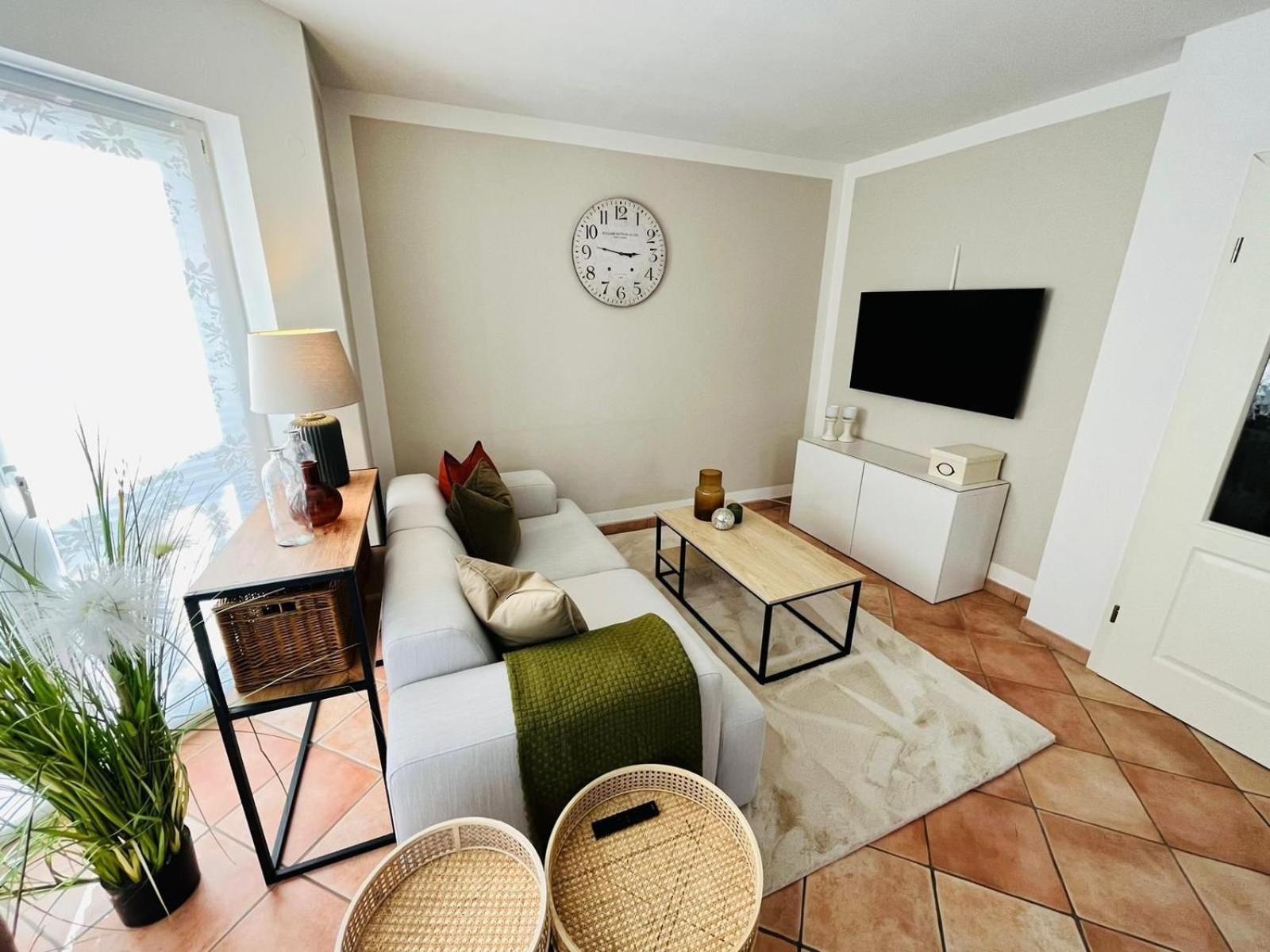 Moderne Am Waldrand, 5 Minuten Zur Autobahn In Alle Richtungen Apartment Neunkirchen (Saarland)